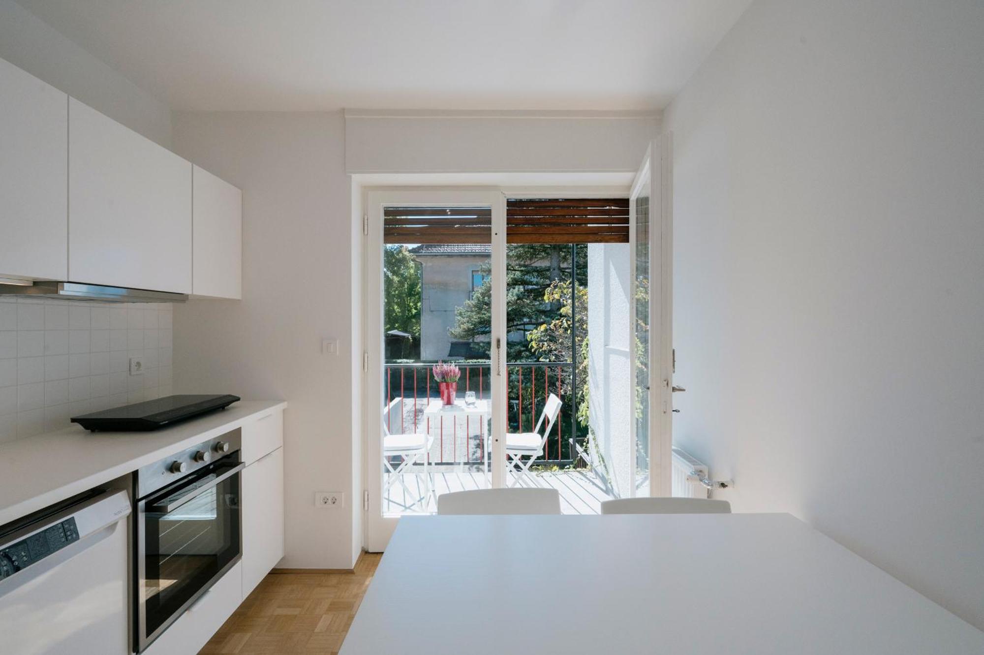 Ljubljana C17 4-Bedroom Private Row House With Garden And Parking 外观 照片